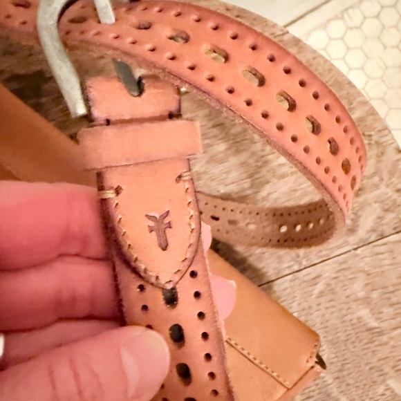 NWOT Frye Half Moon Belt Bag - Saddle Brown - Size Small/Medium - Picture 4 of 6